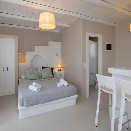 Soulmate's Tinos Kionia