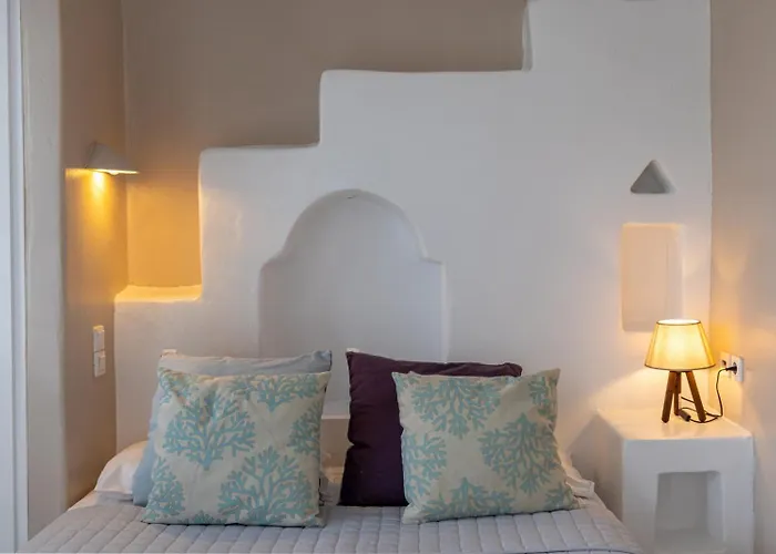 Soulmate's Tinos Kionia