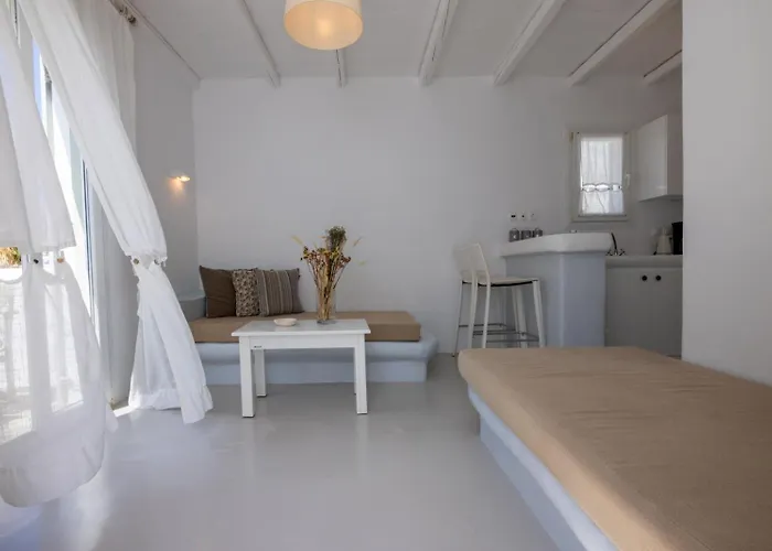 Soulmate's Tinos Kionia