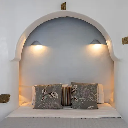 Soulmate's Tinos קיוניה