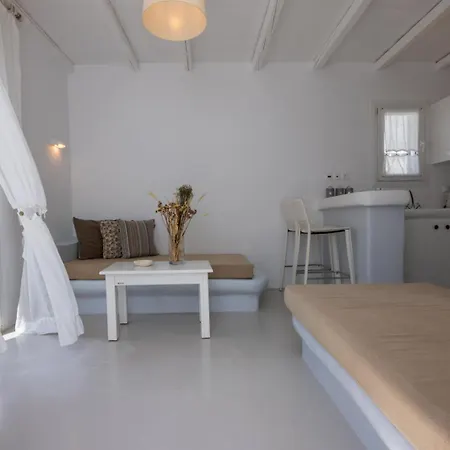 Soulmate's Tinos Κιόνια